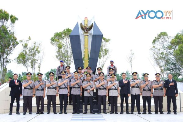 Polres Indragiri Hilir Gelar Ziarah ke TMP Yudha Bhakti Tembilahan Sambut Hari Bhayangkara ke-79