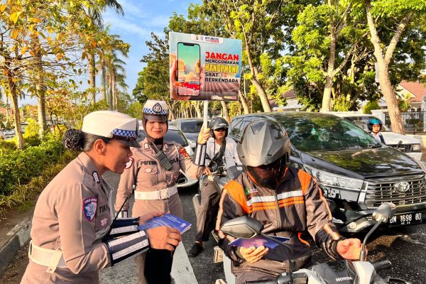 Ditlantas Polda Riau Gencarkan Kampanye Keselamatan di Kawasan Tugu Perjuangan Pekanbaru